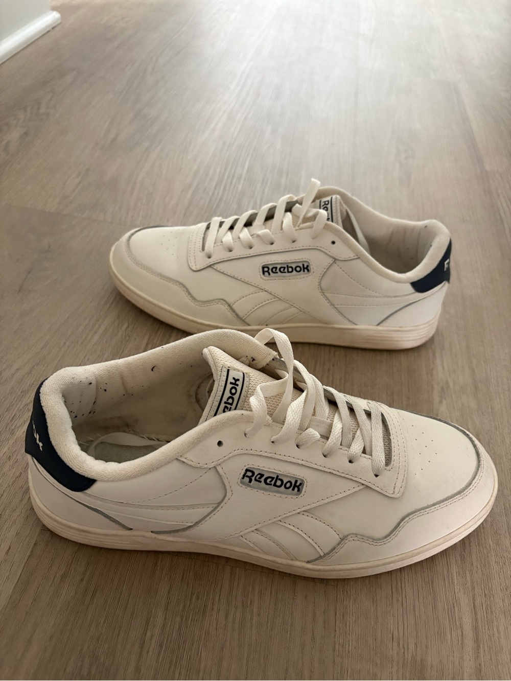 Reebok Trainers in Cream no insoles